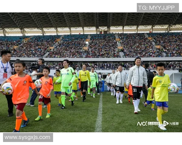 香港足球明星队成员齐聚一堂展现风采助力足球事业发展