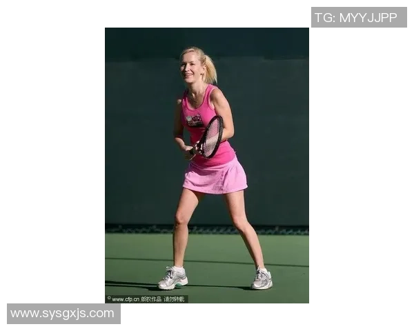 足球明星妻子安娜的魅力瞬间与生活点滴精彩分享 足球明星妻子安娜的魅力瞬间与生活点滴精彩分享